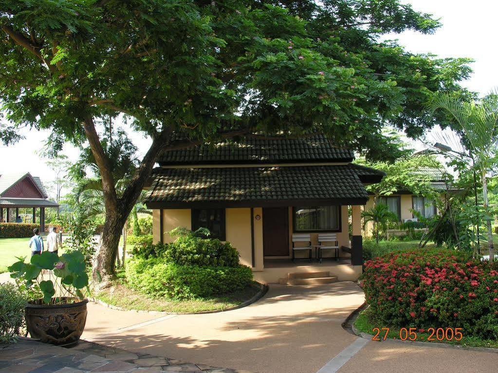 Ubon Buri Hotel & Resort Warin Chamrap Exterior foto